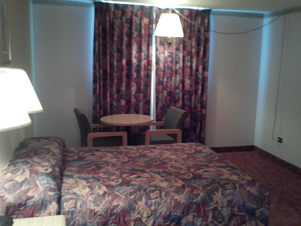 Empire Inn Брендон Екстер'єр фото